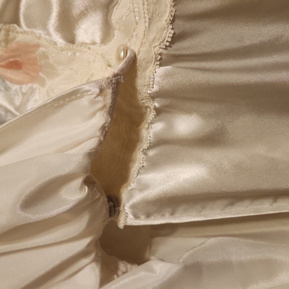 Natori ivory robe - Picture 8 of 14